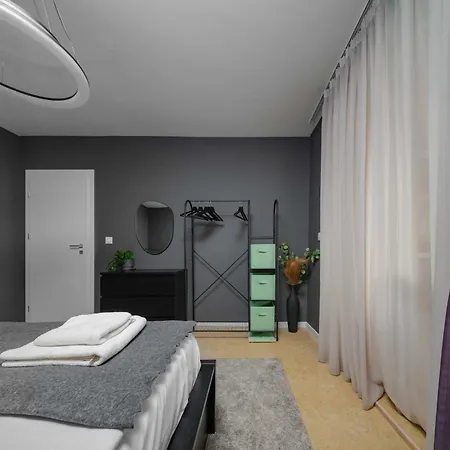 Spacious & Stylish 2bd Urban Retreat By Flat Manаger Apartman Szófia