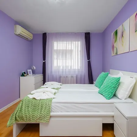 Spacious & Stylish 2bd Urban Retreat By Flat Manаger Apartman