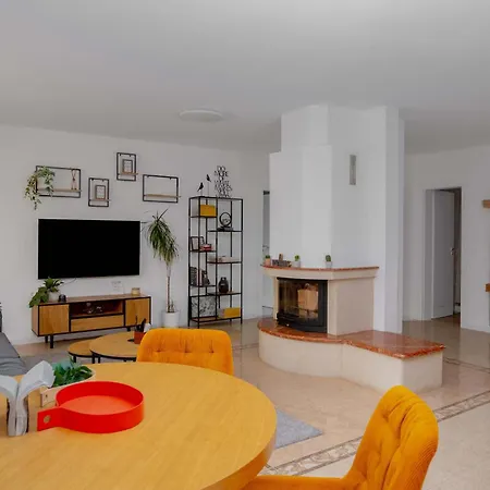 アパート Spacious & Stylish 2bd Urban Retreat By Flat Manаger ソフィア